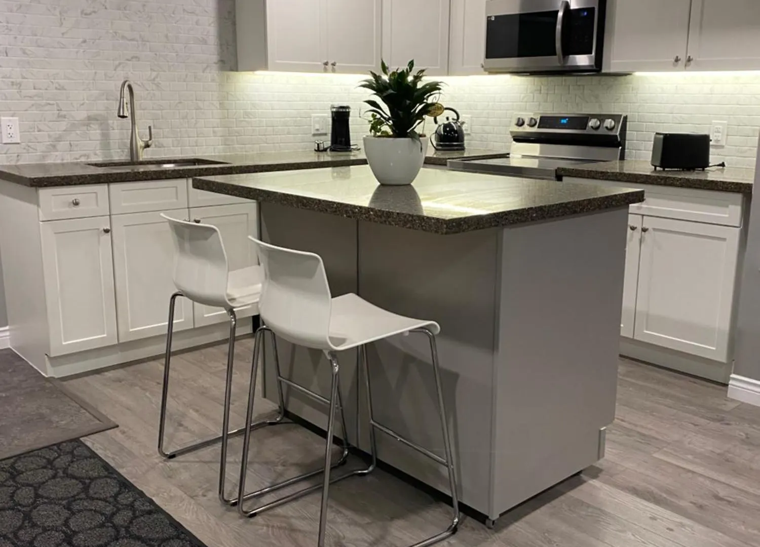 Brand New Apartment With Private Entrance And Patio Guelph